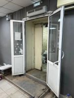 Лот: 25888361. Фото: 2. Дверь алюминиевая. Двери, окна, фурнитура