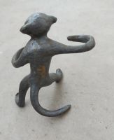 Лот: 17964314. Фото: 2. Металлическая статуэтка Обезьянка... Антиквариат