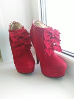 Лот: 6828360. Фото: 2. Красные ботильоны на платформе. Женская обувь