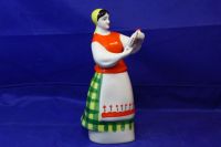 Лот: 19706318. Фото: 2. Фарфор статуэтка Девушка с куманцом... Антиквариат