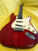 Лот: 16178273. Фото: 2. Fender Stratocaster (red). Музыкальные инструменты
