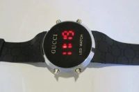 Лот: 4970415. Фото: 3. Часы Gucci LED watch круглый... Сувениры, подарки