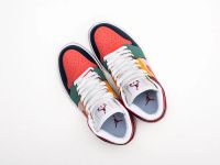 Лот: 24978477. Фото: 2. Кроссовки Nike Air Jordan 1 Mid. Женская обувь