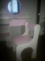 Лот: 8381269. Фото: 2. Детский туалетный столик со стульчиком. Детская мебель