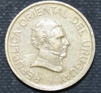 Лот: 11025339. Фото: 2. Экзотика с рубля (11054) Уругвай. Монеты