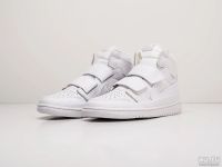 Лот: 17337213. Фото: 2. Кроссовки Nike Air Jordan 1 High... Женская обувь