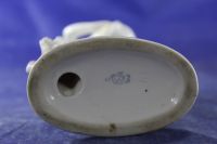 Лот: 25633316. Фото: 7. Фарфоровая статуэтка Юная помощница...