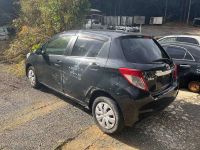 Лот: 20901272. Фото: 7. Бампер Toyota Vitz KSP130 1KR-FE...
