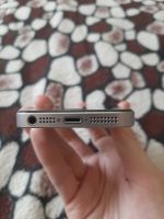 Лот: 15871180. Фото: 3. IPhone SE 16GB. Красноярск