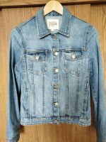 Лот: 25651279. Фото: 2. Джинсовая куртка женская Zara... Женская одежда