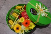 Лот: 7148337. Фото: 6. FlowerBox с макарунами (Гербера...