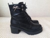 Лот: 8314139. Фото: 2. Стильные и модные сапожки. Женская обувь