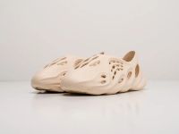 Лот: 16675611. Фото: 2. Кроссовки Adidas Yeezy Foam Runner. Женская обувь