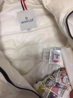 Лот: 10336456. Фото: 2. Жилетка moncler белая. Женская одежда