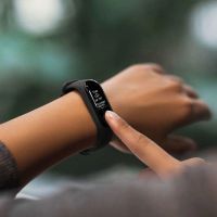 Лот: 9038512. Фото: 3. Mi Band 3 оригинальный фитнес-трекер... Красноярск
