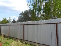 Лот: 5569420. Фото: 3. Забор из профлиста, деревянные... Строительство и ремонт