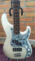 Лот: 11441657. Фото: 2. Fender American Deluxe Precision... Музыкальные инструменты