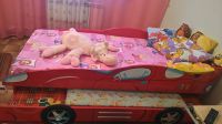 Лот: 8429852. Фото: 2. Кровать детская в форме автомобиля... Детская мебель