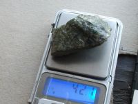 Лот: 19339106. Фото: 3. Обломок зелёного камня 55х35х20... Красноярск