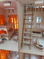 Лот: 17417071. Фото: 5. Дом для кукол деревянный с мебелью...