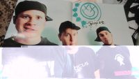 Лот: 6727272. Фото: 2. постер плакат Blink 182 - Paramore. Открытки, билеты и др.