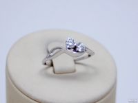 Лот: 13040870. Фото: 2. ЗОЛОТОЕ КОЛЬЦО С БРИЛЛИАНТАМИ... Ювелирные изделия, бижутерия, часы