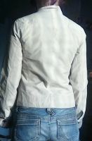 Лот: 8239283. Фото: 2. Ветровка бежевая. Одежда и аксессуары