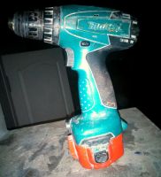 Лот: 6384214. Фото: 2. Makita шуруповерт, фонарь, аккумулятор... Инструмент и расходные