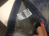 Лот: 6809748. Фото: 2. Джинсы Levis размер 26. Женская одежда