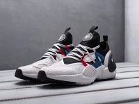 Лот: 17095210. Фото: 2. Кроссовки Nike Huarache E.D.G... Мужская обувь