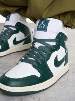 Лот: 25369039. Фото: 9. Кеды женские Nike Air Jordan 1...
