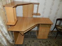 Лот: 5008937. Фото: 2. Угловой компьютерный стол. Офисная мебель и домашние кабинеты