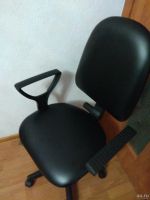 Лот: 13380769. Фото: 2. Кресло офисное чёрное новая эко-кожа... Офисная мебель и домашние кабинеты