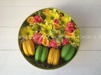 Лот: 7178682. Фото: 2. FlowerBox с макарунами (Хризантема... Цветы, букеты