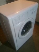 Лот: 10866101. Фото: 4. Стиральная машина Indesit wisl82... Красноярск