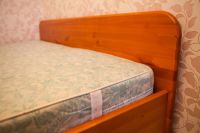 Лот: 4635532. Фото: 2. Двуспальная кровать из сосны с... Мебель для спальни