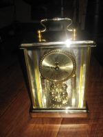 Лот: 8141468. Фото: 3. часы настольные в золоченом обрамлении... Домашний быт