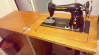 Лот: 19638527. Фото: 3. Швейная машинка с ножным приводом... Бытовая техника