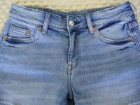 Лот: 13625674. Фото: 2. Шорты джинсовые женские. Женская одежда