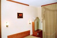 Лот: 1526673. Фото: 2. Спальня Шатура Премьера-М, цвет... Мягкая мебель