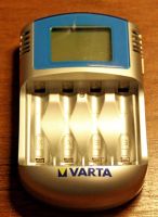 Лот: 8531511. Фото: 2. Зарядное Устройство Varta LCD... Аксессуары