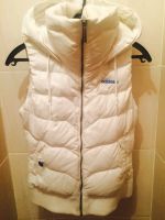 Лот: 4699749. Фото: 2. Жилетка "Adidas". Женская одежда