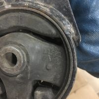 Лот: 11935976. Фото: 4. Подушка двигателя Nissan B14/N15... Красноярск