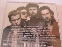 Лот: 18796095. Фото: 2. U2 - 18 Singles. Коллекционирование, моделизм