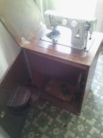 Лот: 6152422. Фото: 2. Швейная машина тумба "Чайка". Мелкая бытовая техника