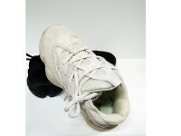 Лот: 12070562. Фото: 2. Кроссовки Adidas Yeezy boost 500. Женская обувь