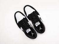 Лот: 24979414. Фото: 4. Кроссовки Nike Air Jordan 1 Mid. Красноярск