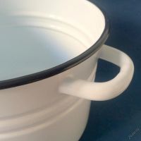 Лот: 5804960. Фото: 5. Кастрюля 8 л эмалированная белая...