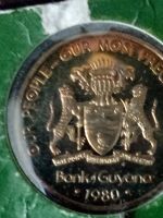 Лот: 12625360. Фото: 2. Гайана 5 центов 1980 год из буклета. Монеты