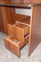 Лот: 2665763. Фото: 3. Стол письменный со шкафчиком и... Мебель